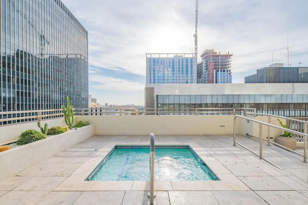 Апартаменты Sky Terrace Dt Highrise, Gym, Pool, Parking, W-D,Golf Феникс